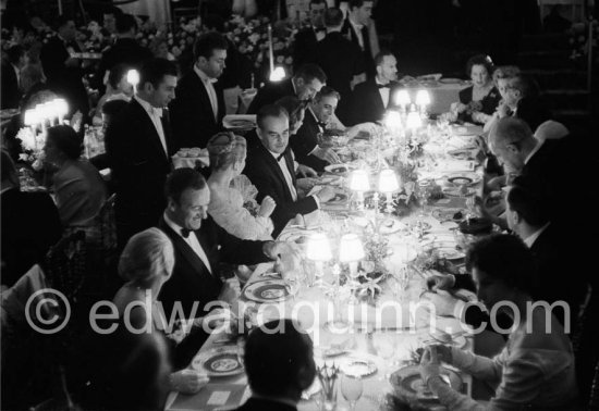 “Bal à l’Opéra”. David Niven, Princess Grace, Prince Rainier, Aristotle Onassis. Monte Carlo 1959. - Photo by Edward Quinn