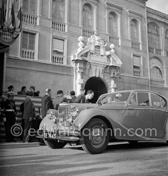 N° 211 Cecil Vard / A. Young on Jaguar MK V, 3th in general classification. Rallye Monte Carlo 1951. - Photo by Edward Quinn