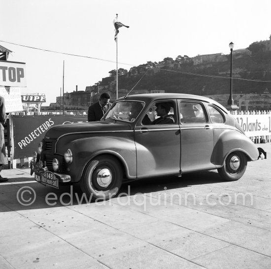 N° 143 Jowett Javelin. Rallye Monte Carlo 1953. - Photo by Edward Quinn