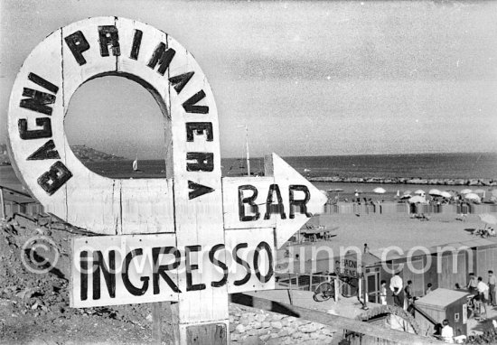 Bagni Primavera. San Remo 1953. - Photo by Edward Quinn