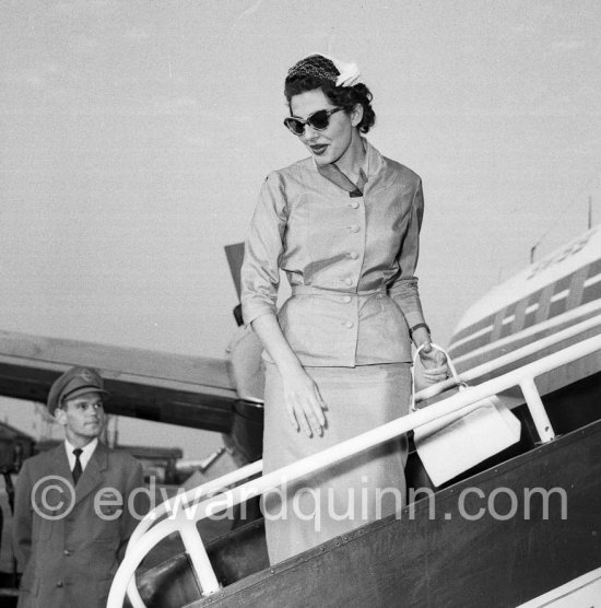 Queen Soraya, Nice Airport 1953. - Photo by Edward Quinn