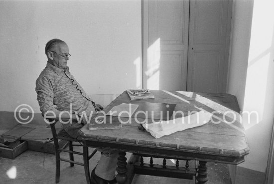 Graham Sutherland at La Villa Blanche, working on a copper plate. Menton 1974. - Photo by Edward Quinn