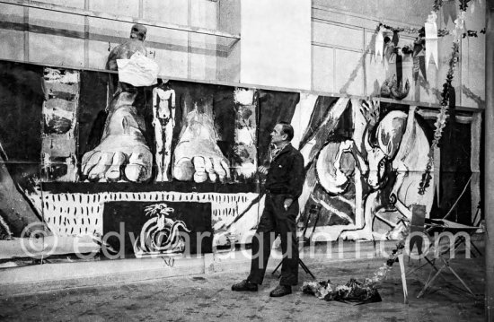 Graham Sutherland works on curtains for Coventry Cathedral. Menton, date unknown - Photo by Edward Quinn