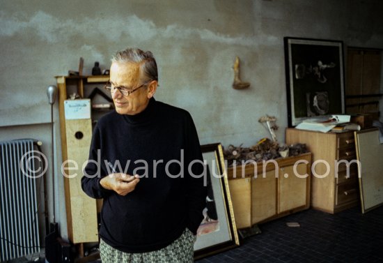 Graham Sutherland with a sculpture at La Villa Blanche, Menton 1976. - Photo by Edward Quinn