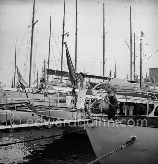 Jimmy Donahue, a heir to the Woolworth estate, and Wallis Simpson, Duchess of Windsor, getting off yacht Olnico. Although openly gay, Donahue claimed he had a four-year affair with the Duchess. Cannes 1951 - Photo by Edward Quinn