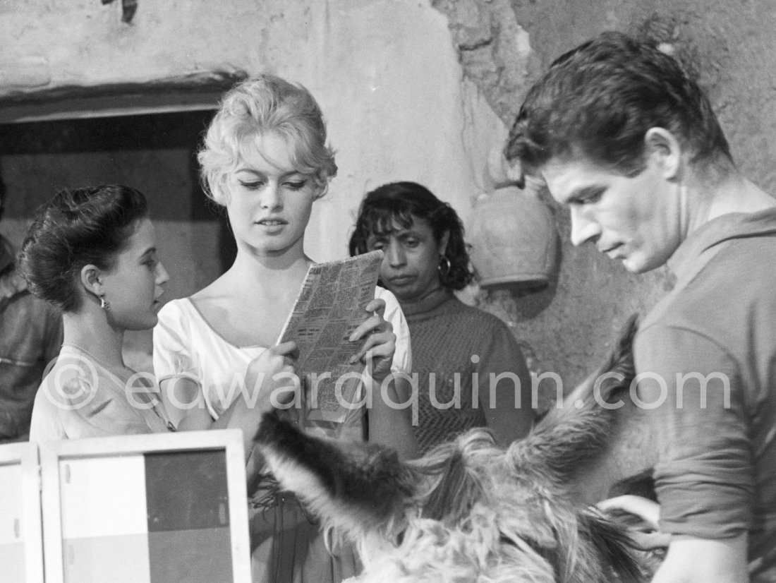 Brigitte Bardot And Stephen Boyd During The Shooting Of Les Bijoutiers Du Clair De Lune The