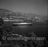 Ocean liner. Villefranche 1954. - Photo by Edward Quinn